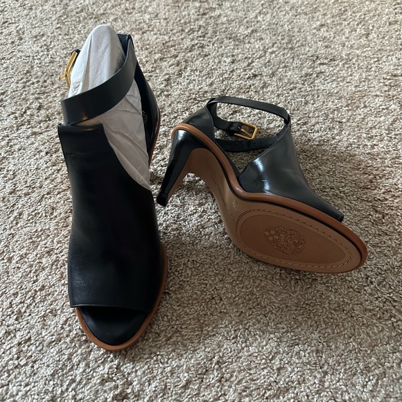 Stylish (SOLD) - Picture 3 of 7